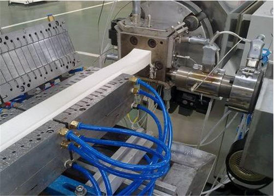 ভালো দাম সিই ISO9001 পিপি পিই প্লাস্টিক প্রোফাইল এক্সট্রুশন লাইন কাঠ প্লাস্টিক বোর্ড শীট অনলাইন