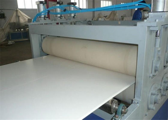 ভালো দাম 380V 50HZ ডাব্লুপিসি প্লাস্টিক বোর্ড উত্পাদন লাইন, পিভিসি ফোমড প্লেট এক্সট্রুশন লাইন অনলাইন