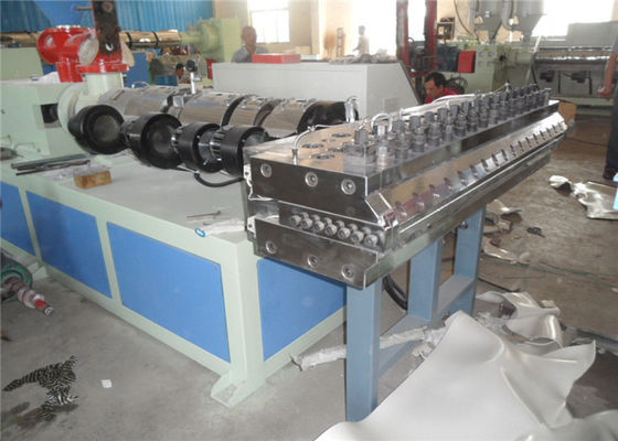 ভালো দাম 380V PVC Foam Board Machine 600kg/H For Construction Formwork অনলাইন