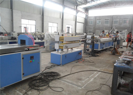 ভালো দাম উইন্ডো / ডোর 380V 50HZ জন্য একক স্ক্রু পিভিসি পিপি পিই প্লাস্টিক প্রোফাইল এক্সট্রুডার অনলাইন