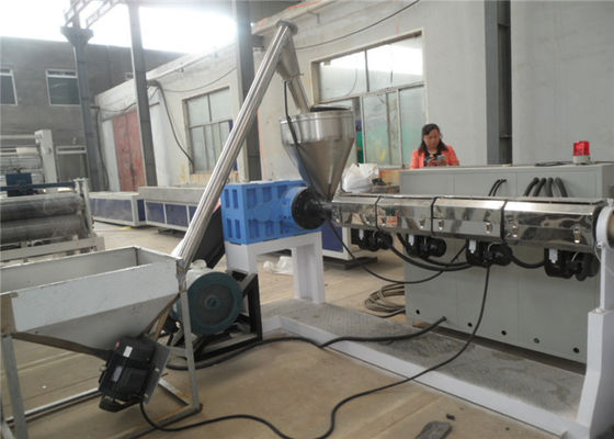 ভালো দাম 400mm প্রস্থ পিভিসি প্রোফাইল এক্সট্রুশন মেশিন উইন্ডো সিলিং WPC এক্সট্রুশন মেশিন অনলাইন
