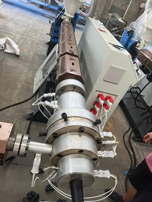 পিই পিভিসি ইউপিভিসি সিপিভিসির জন্য উচ্চ দক্ষ প্লাস্টিক পাইপ এক্সট্রুশন লাইন