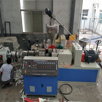 380V 50HZ 63 মিমি 150 কেজি / এইচ টুইন স্ক্রু পিভিসি পাইপ এক্সট্রুশন লাইন