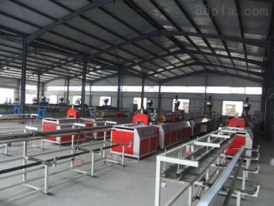 ভালো দাম সিই ISO9001 প্লাস্টিক পিভিসি ডাব্লুপিসি প্রোফাইল এক্সট্রুশন লাইন কম শব্দ উচ্চ কর্মক্ষমতা অনলাইন